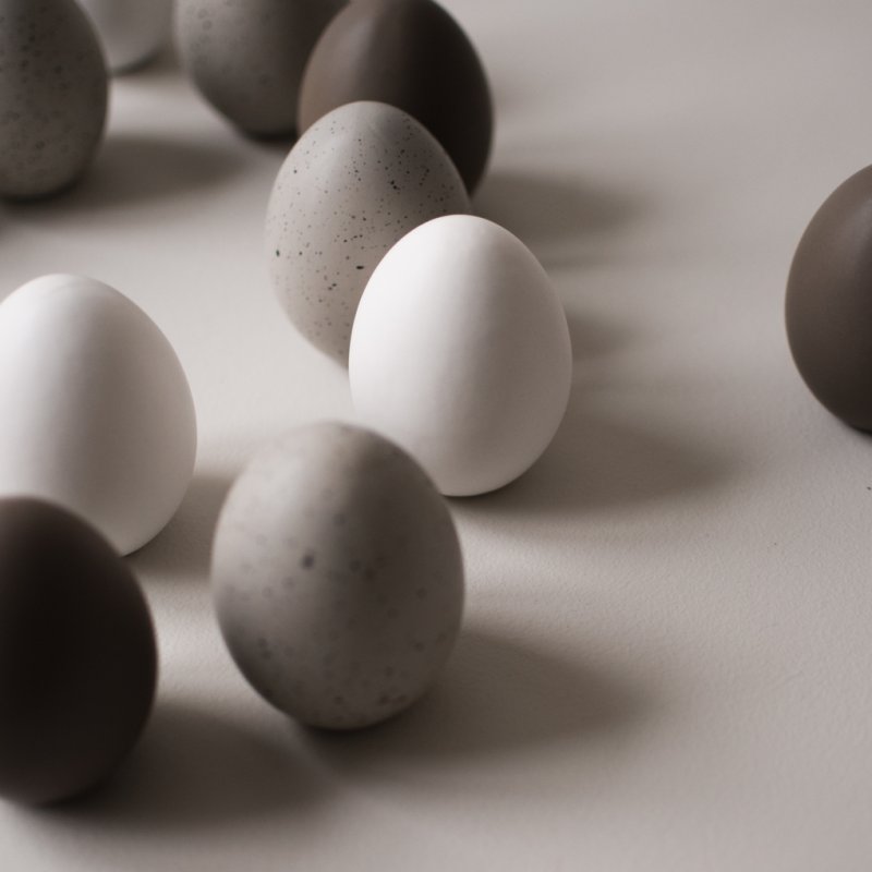 Dekoobjekt "Standing Egg", vers. Farben